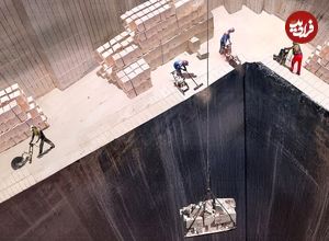 ببینید| چگونه اندونزیایی ها، سنگ‌های با ارزش را از معدن استخراج می‌کنند؟