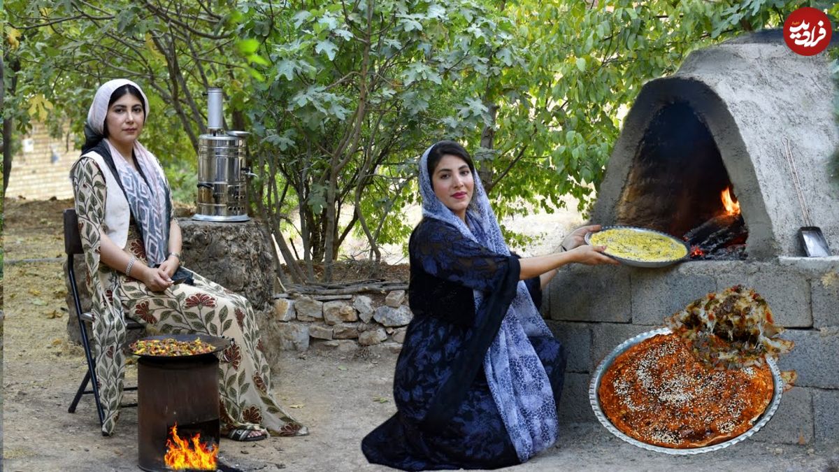 (ویدئو) پخت پیتزای ذغالی با گوشت گوسفند توسط مادر و دختران روستایی کردستانی