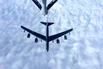 عکس؛ موشک اتمی جدید آمریکا زیر بال B-52 دیده شد؛ تصویری که جهان را نگران کرد!