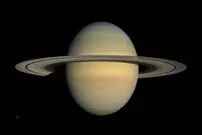 (عکس) در شش ضلعی قطب شمال زحل چهار زمین جا می‌شود!