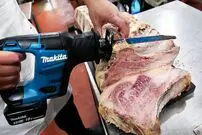 ببینید| غذای خیابانی در ژاپن؛ پخت استیک با گوشت گاو واگیو در توکیو