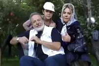 عکس| سفر در زمان؛ «هما قادری» در کنار مزار همسرش ایرج قادری؛ سال 1401