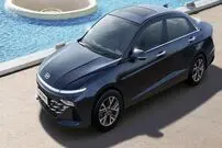 (عکس) ببینید «هیوندای ورنا» محبوب ایرانیان برای ۲۰۲۳ چه تغییری کرده‌است؟