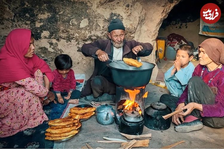 ببینید؛ غذای روستایی در افغانستان؛ پخت منتو و نان تازه در غاری دورافتاده