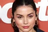 عکس| سفر در زمان؛ «آنا د آرماس» در جشنواره فیلم تورنتو در کانادا؛ سال 1398