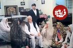 عکس؛ سفر به تاریخ؛ «هاشمی رفسنجانی» در کنار مادر و همسرش در منزل؛ دهۀ 60