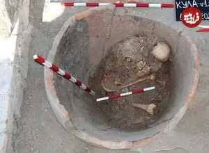 مردی که برای فرار از دشمن به داخل یک «خمره» رفته بود، بعد از 1600 سال بیرون آمد