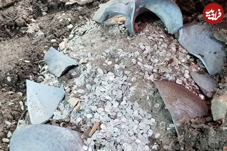 کوزۀ حاوی 20 هزار سکّۀ 300 ساله در یک خانه تاریخی کشف شد 