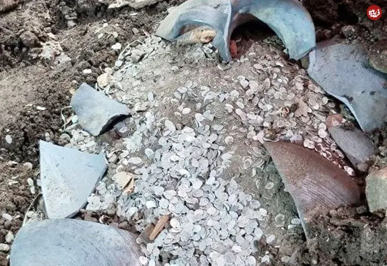 کوزۀ حاوی 20 هزار سکّۀ 300 ساله در یک خانه تاریخی کشف شد 