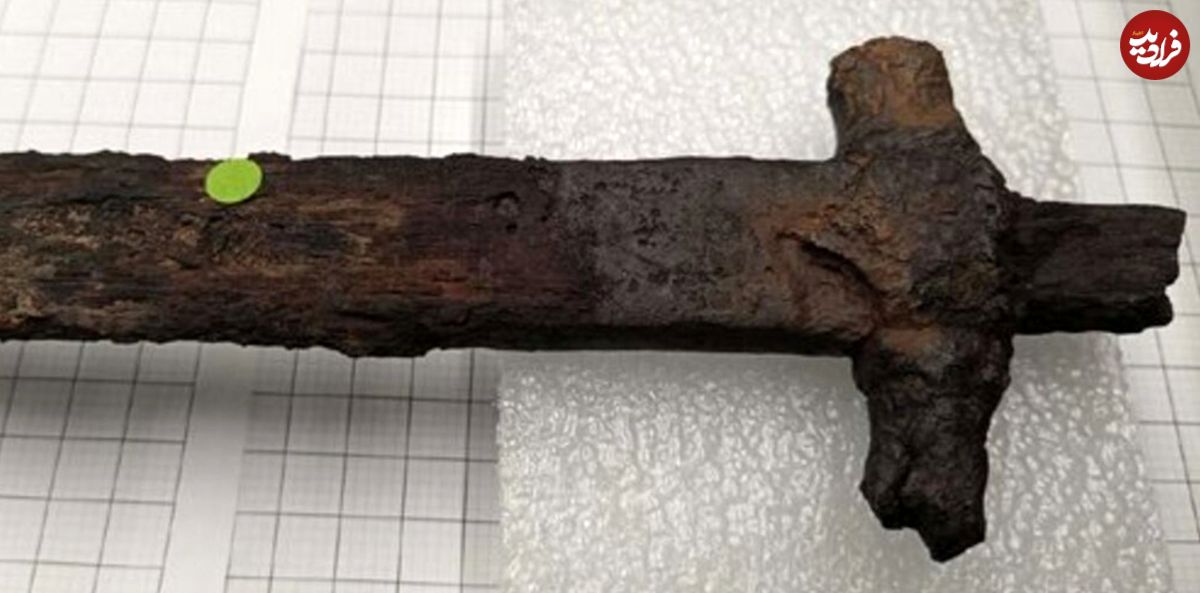 محققان توانستند حروف روی شمشیر زنگ‌زدۀ 400 ساله را بخوانند 