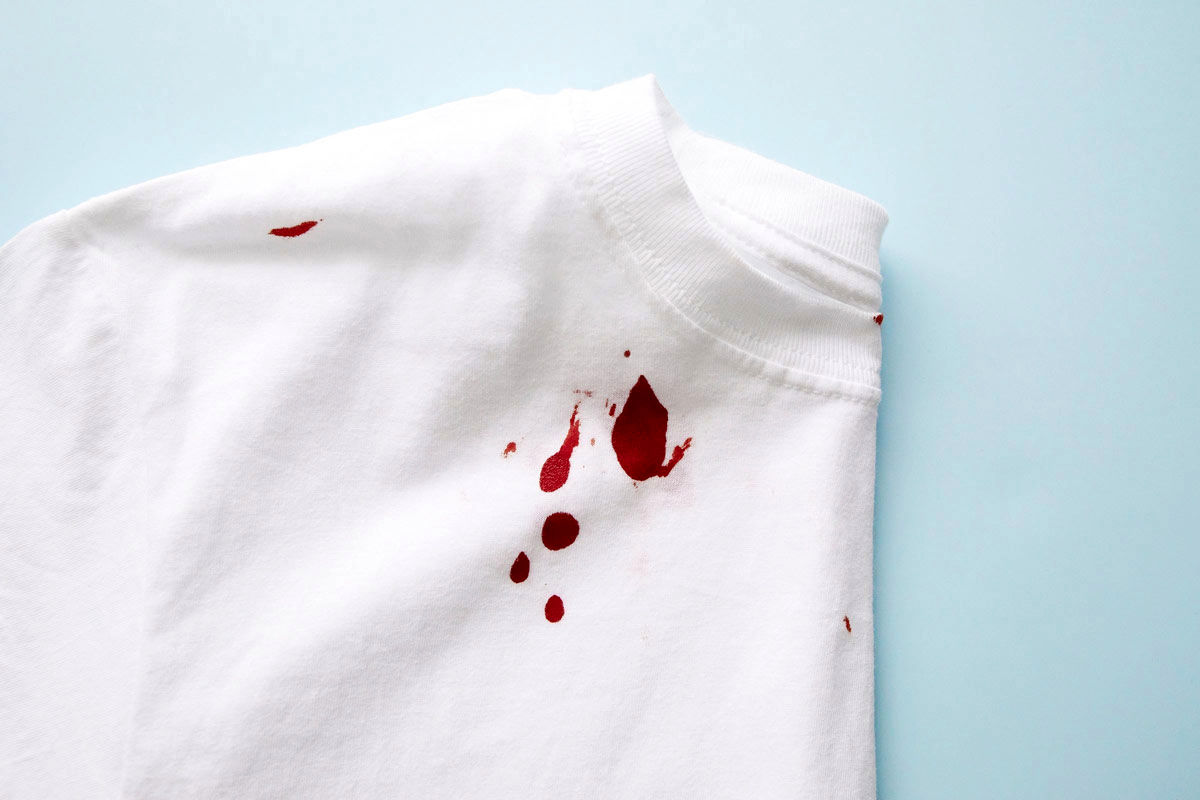 بهترین روش ها برای پاک کردن لکه خون از روی سطوح مختلف
