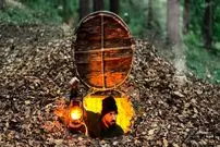 ببینید| مراحل دیدنی ساخت یک پناهگاه مخفی زیر زمینی در اعماق جنگل های آلمان