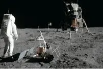 عکس| افشاگری بزرگ نشنال جئوگرافیک: بیگانگان در ماه وجود دارند! 