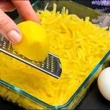 ببینید| طرز تهیه یک غذای ساده آلمانی با 8 سیب زمینی و 4 تخم مرغ
