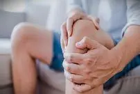 بهترین راهکارها برای کنترل درد مفاصل در هوای سرد