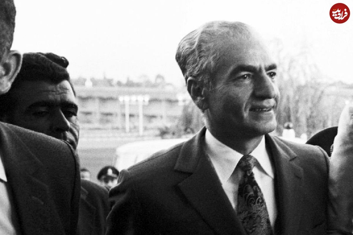 عکس؛ سفر در زمان؛ «محمدرضا پهلوی و ملک حسین پادشاه اردن» در تخت جمشید؛ سال 1350