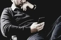 عشق به هوش مصنوعی کار این مرد را به بیمارستان روانی کشاند