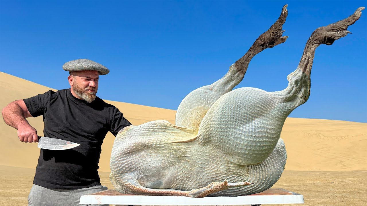 (ویدئو) پخت پلو شترمرغ وسط بیابان های دبی توسط یک آشپز مشهور