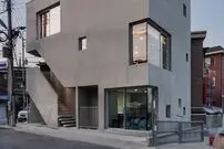 تصاویر| خانه‌ای با برش‌های عمودی، شاهکار معماران در شرق سئول