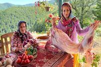 ببینید؛ غذای روستایی در ایران؛ کباب کردن بره طعم دار شده در تنور و پخت نان