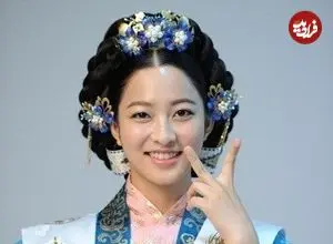 عکس| سفر زمان؛ «ملکه این‌دوک» در پشت‌صحنه سریال «سرنوشت»