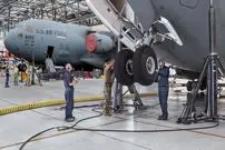 ببینید| نگاهی به فرآیند تعمیر و نگهداری هواپیماهای ترابری نظامی در آمریکا