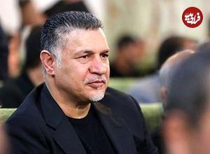 عکس؛ سفر در زمان؛ داریوش مصطفوی و اهدای جایزه علی دایی