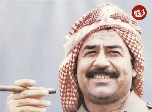 عکس| سفر زمان؛ «صدام» در 28 سالگی و در حال خوردن یک نوشیدنی با دوستان اش؛ سال 1344