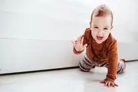 هشدار؛ این رفتار‌ها با کودکان زیر یک سال ممنوع است!
