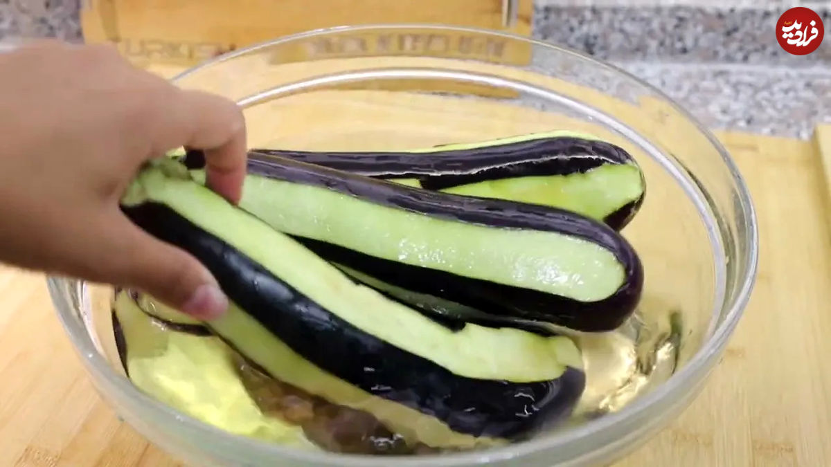 (ویدئو) نحوه درست کردن یک غذای متفاوت بادمجان؛ کارنیاریک ترکیه ای ها