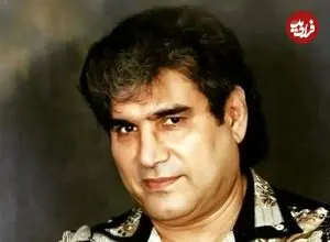 عکس| سفر در زمان؛ «نعمت الله آغاسی» در جوانی و در حال اجرا در یک دورهمی؛ دهه 50