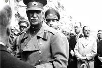 سفر در زمان؛ «رضاخان» در حال بررسی نقشه پل ورسک