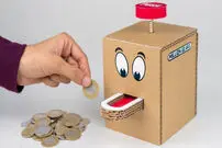 (ویدئو) چگونه یک قلک کاربردی با مقوا بسازیم؟ 