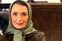 عکس| سفر زمان؛ تیپ و چهرۀ «آتنه فقیه نصیری» روی صحنه تئاتر؛ سال 93