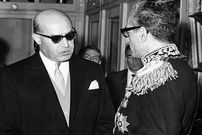 عکس؛ سفر در زمکان؛ دو نخست وزیر جنجالی ایران