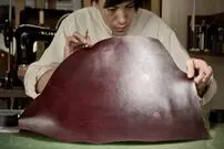 (ویدئو) عملیات تماشایی دوخت کفش چرمی توسط کفاش ماهر ژاپنی