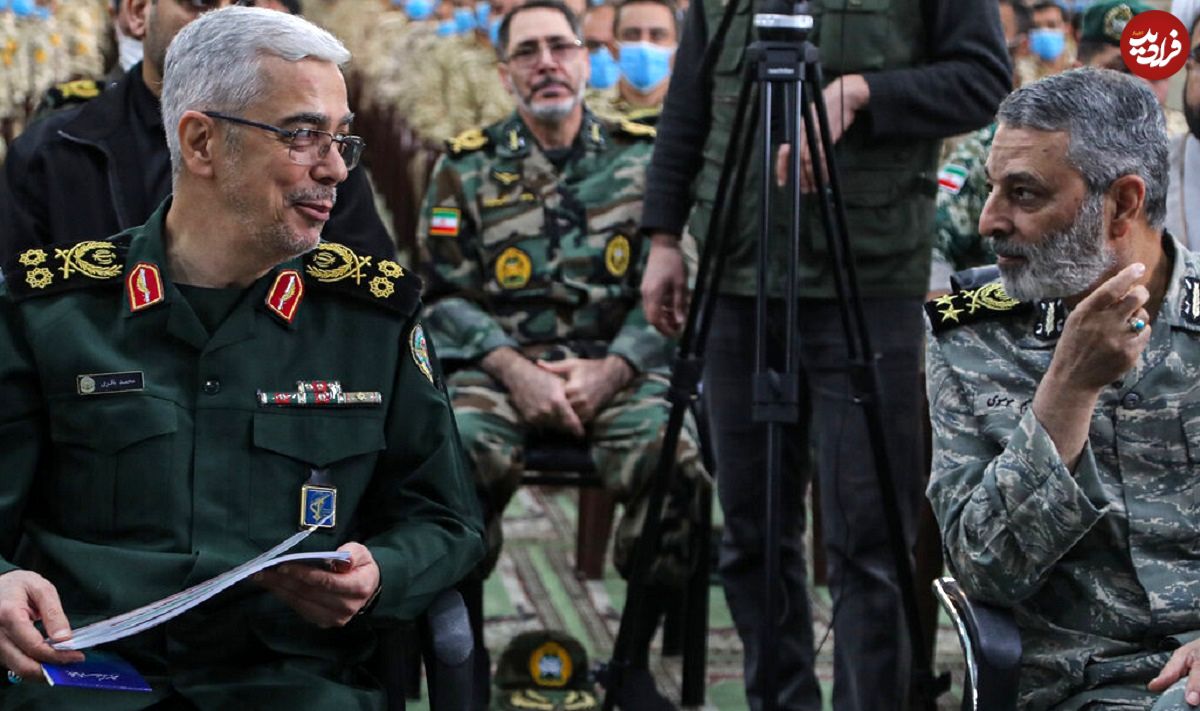 عکس؛ سفر در زمان؛ «سرلشکر باقری و سردار حاجی زاده» در کنار موشک خیبرشکن؛ سال 1403