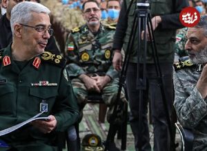 عکس؛ سفر در زمان؛ «سرلشکر باقری و سردار حاجی زاده» در کنار موشک خیبرشکن؛ سال 1403