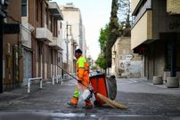 پاکبان‌هایِ افغان بدون مجوز مشغول کارند؛ حقوق 25 میلیونی؟ سه ماه است حقوق نگرفته‌ام؛ وعده‌های شهرداری را باور نکنید