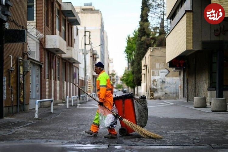 پاکبان‌هایِ افغان بدون مجوز مشغول کارند؛ حقوق 25 میلیونی؟ سه ماه است حقوق نگرفته‌ام؛ وعده‌های شهرداری را باور نکنید