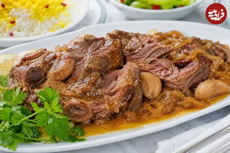 ببینید| غذای روستایی در ایران؛ پخت چلوگوشت زعفرانی روی آتش و در روستایی زیبا