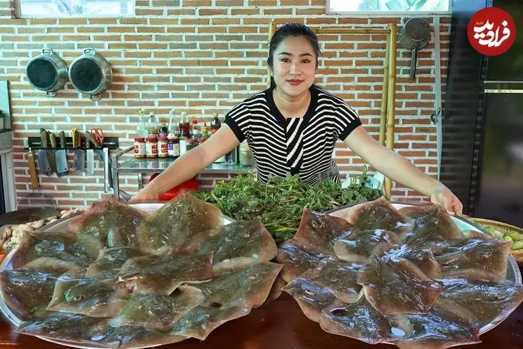 ببینید| غذای روستایی در کامبوج؛ پخت یک غذای سنتی با سفره ماهی و سبزیجات
