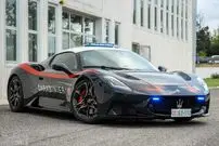 تصاویر؛ امدادرسانی مازراتی؛ انتقال فوری اعضای بدن با سرعت سوپراسپرت