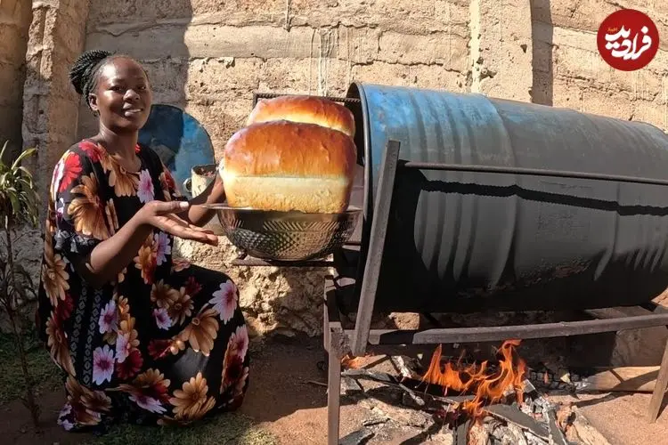 ببینید| غذای روستایی در کنیا؛ پخت نان سنتی در بشکه