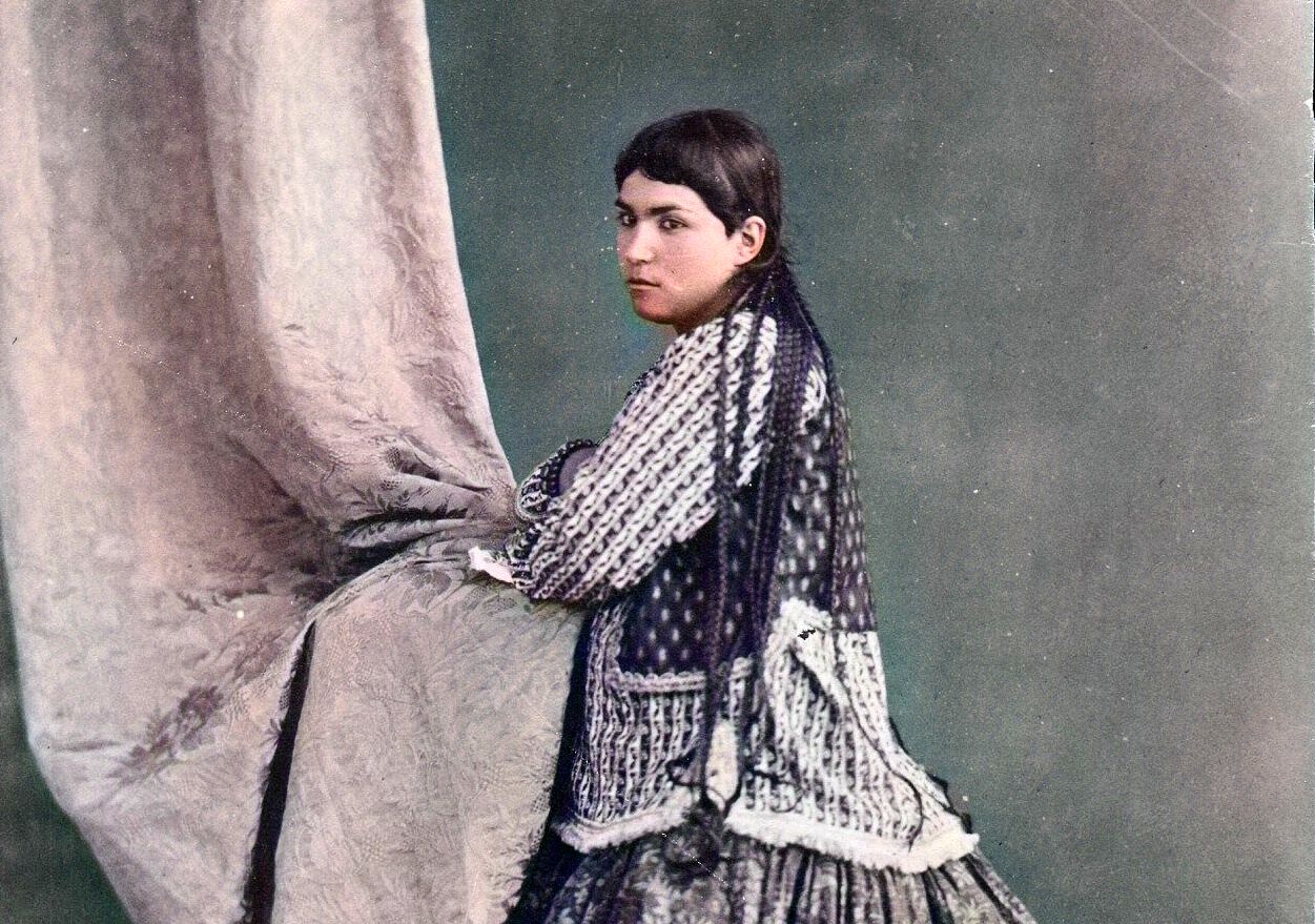 (تصاویر) ژست‌های آتلیه‌ای زنان ایرانی در عهد قاجار