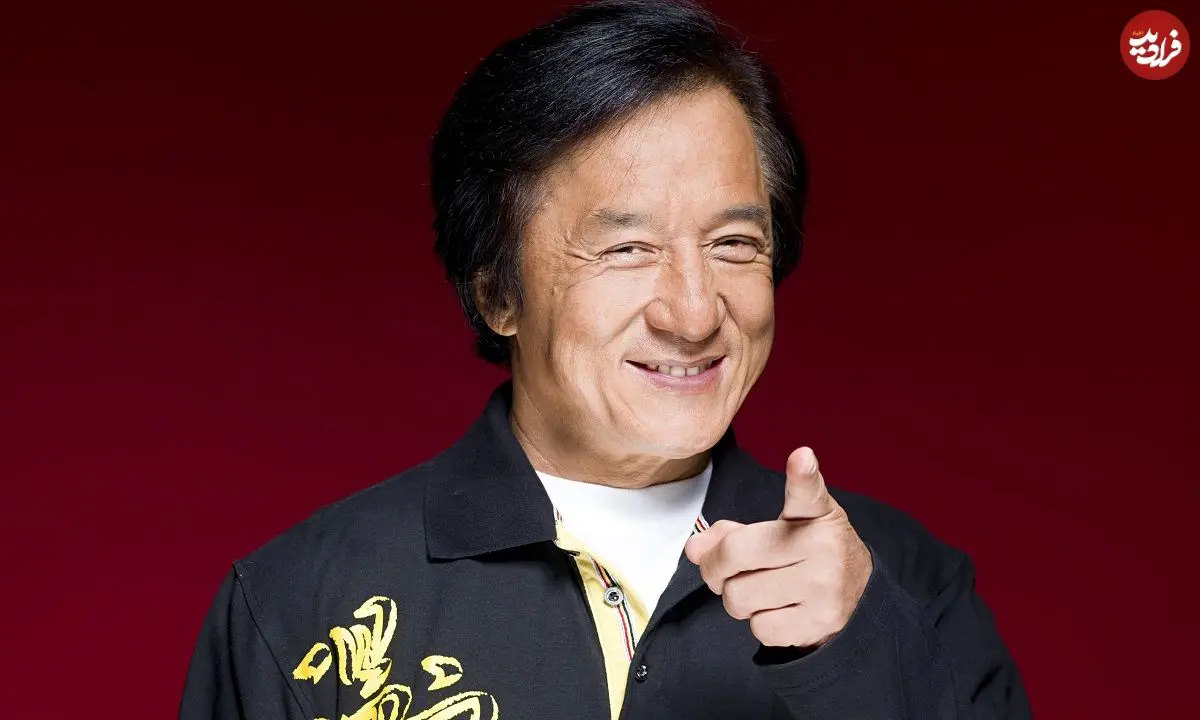 عکس| سفر در زمان؛ «جکی چان» با تیپ متفاوت در 42 سالگی؛ سال 1375