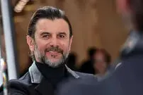 ببینید| تمرینات بدنسازی امین حیایی در کنار استخر