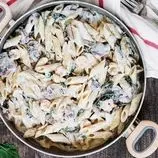 اگر میگو و اسفناج در خانه دارید، این غذا را درست کنید