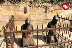 عکس| دو مجسمه منفور در چین که هر روز از هزاران نفر کتک می‌خورند