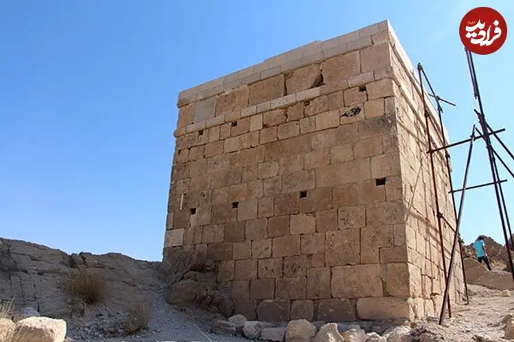 تصاویر؛ خراب‌کاری در آرامگاهِ جاماسب! 